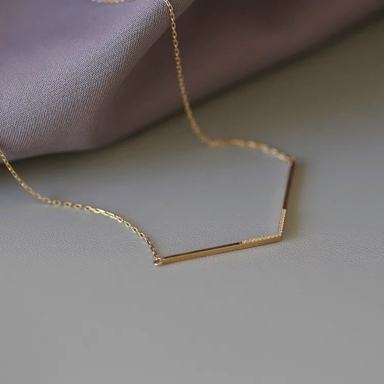 Sienna V Pendant Necklace - Image 2
