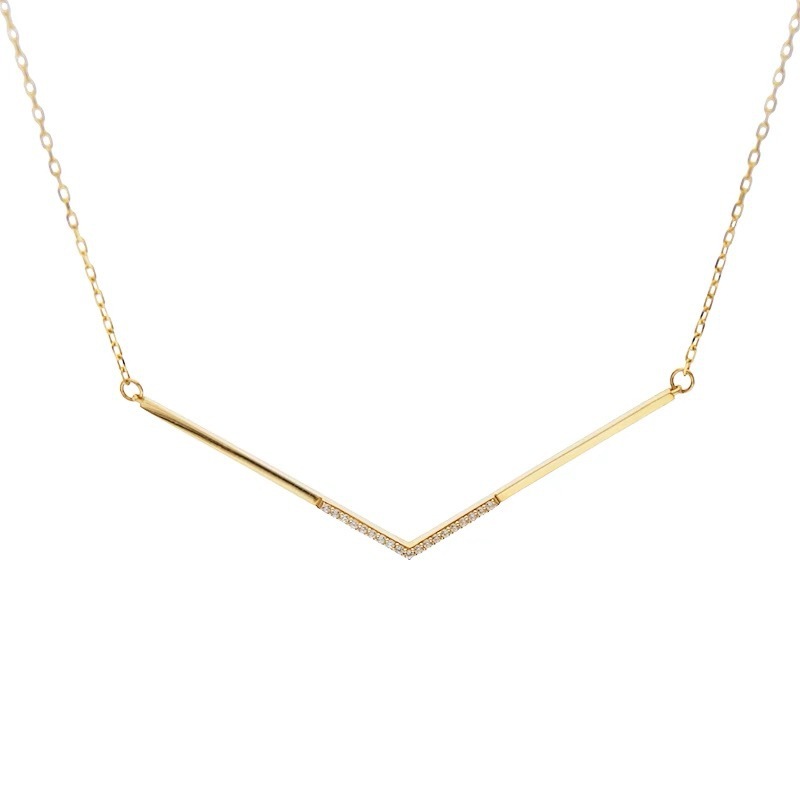 Sienna V Pendant Necklace